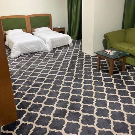 Al Aziziyah Hotel&suites Khamis Mushait Esterno foto