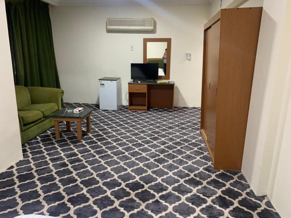 Al Aziziyah Hotel&suites Khamis Mushait Esterno foto
