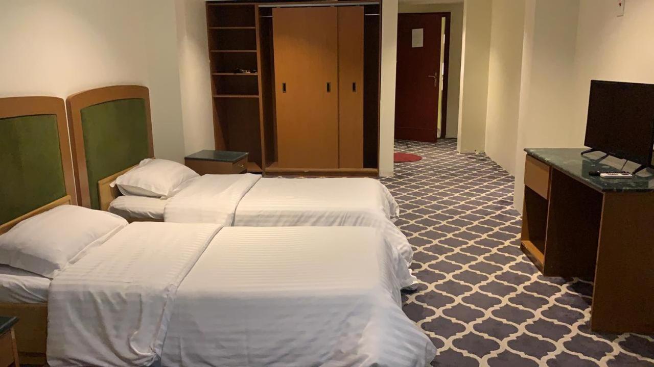 Al Aziziyah Hotel&suites Khamis Mushait Esterno foto