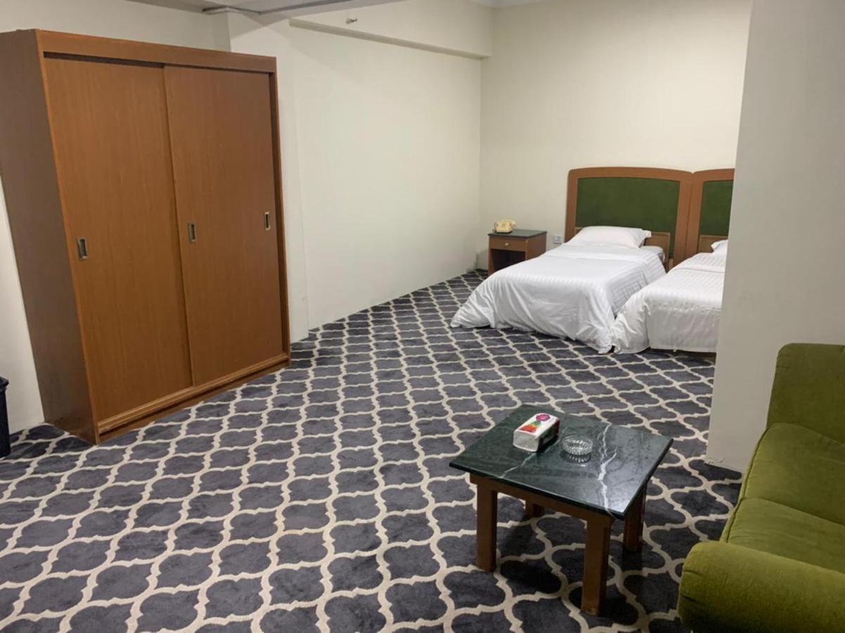 Al Aziziyah Hotel&suites Khamis Mushait Esterno foto