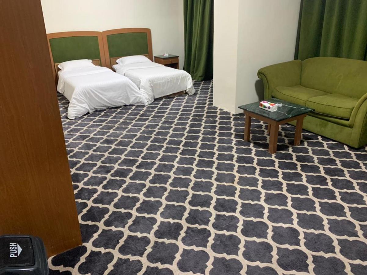 Al Aziziyah Hotel&suites Khamis Mushait Esterno foto
