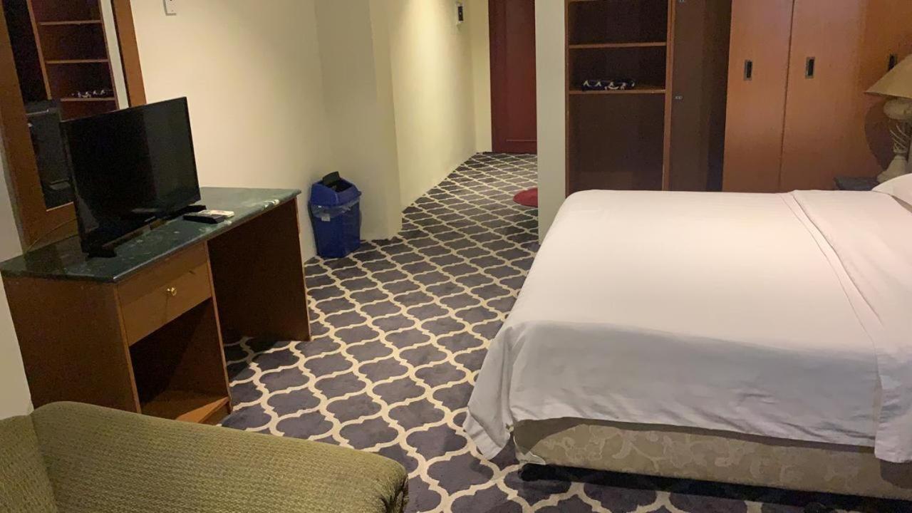 Al Aziziyah Hotel&suites Khamis Mushait Esterno foto