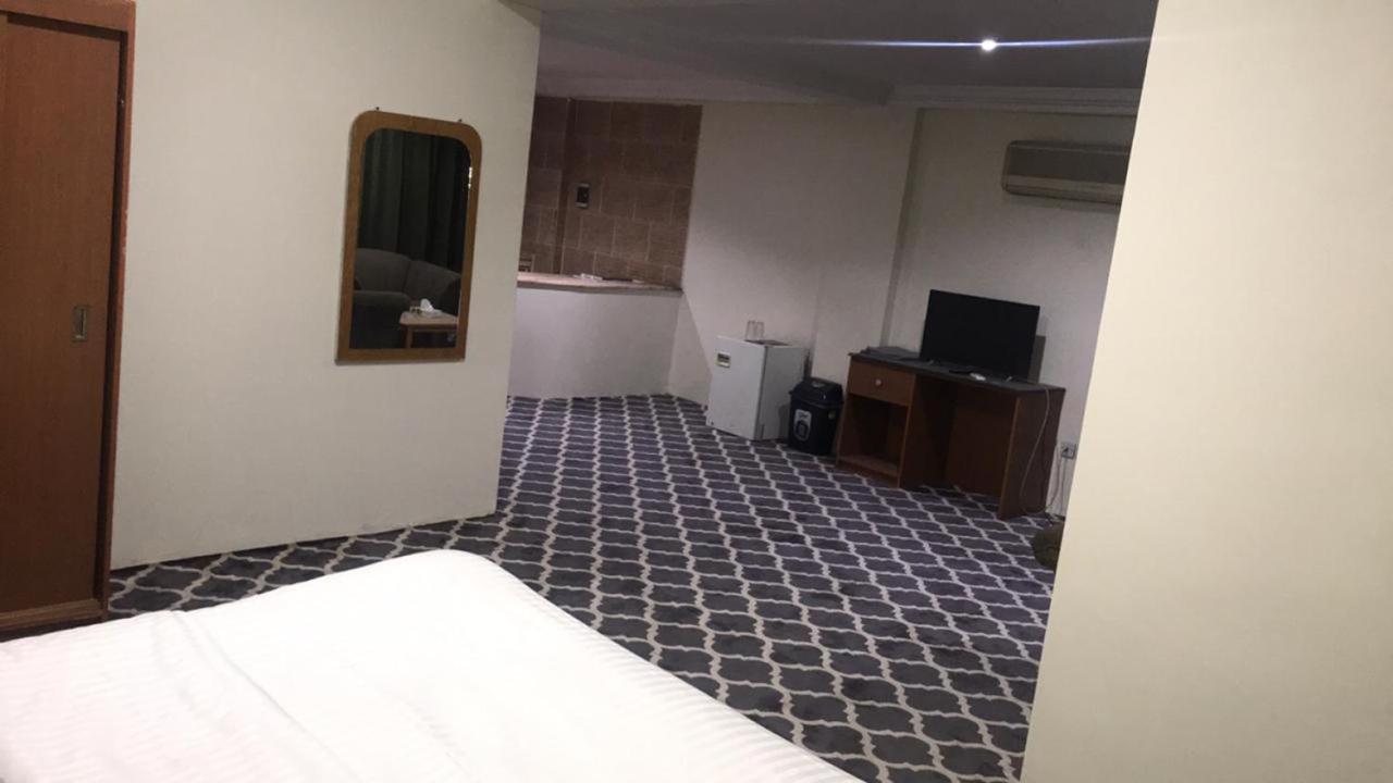 Al Aziziyah Hotel&suites Khamis Mushait Esterno foto