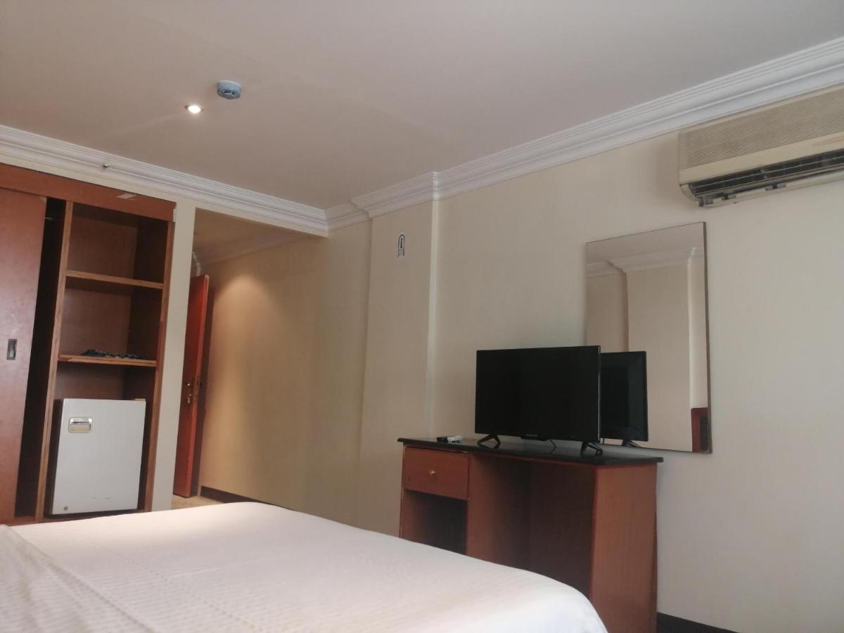 Al Aziziyah Hotel&suites Khamis Mushait Esterno foto