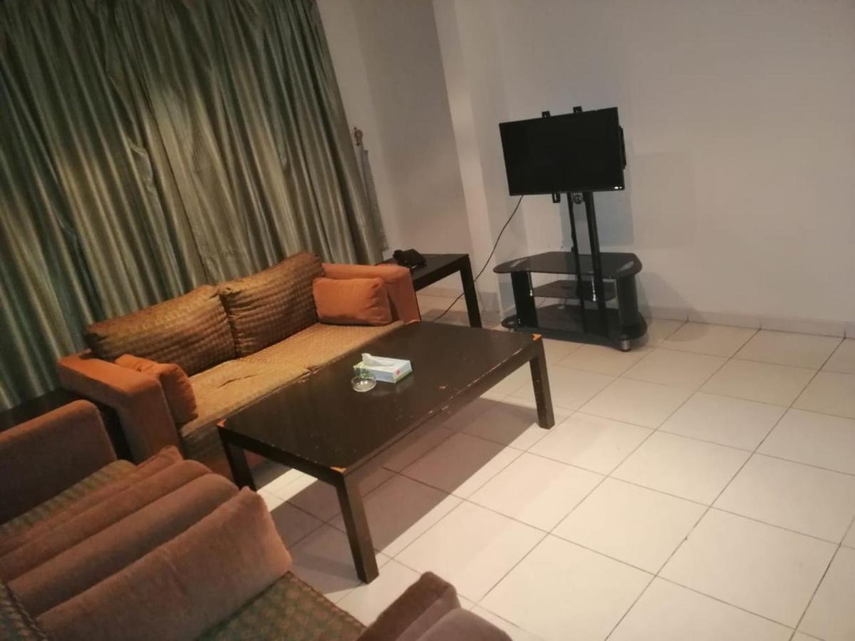 Al Aziziyah Hotel&suites Khamis Mushait Esterno foto