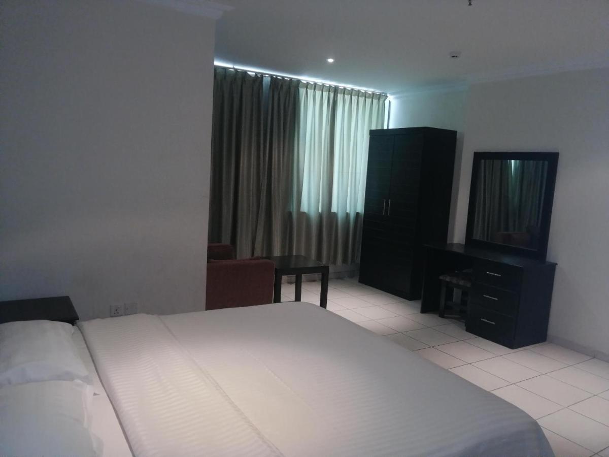 Al Aziziyah Hotel&suites Khamis Mushait Esterno foto