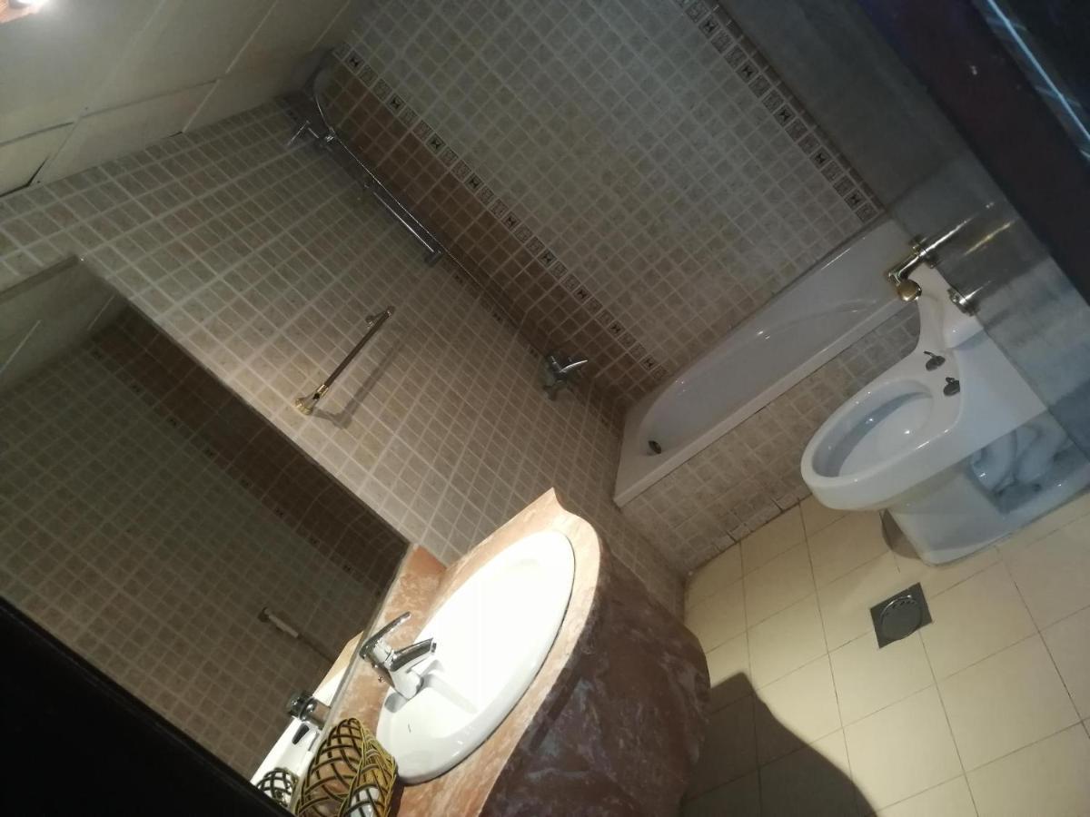 Al Aziziyah Hotel&suites Khamis Mushait Esterno foto