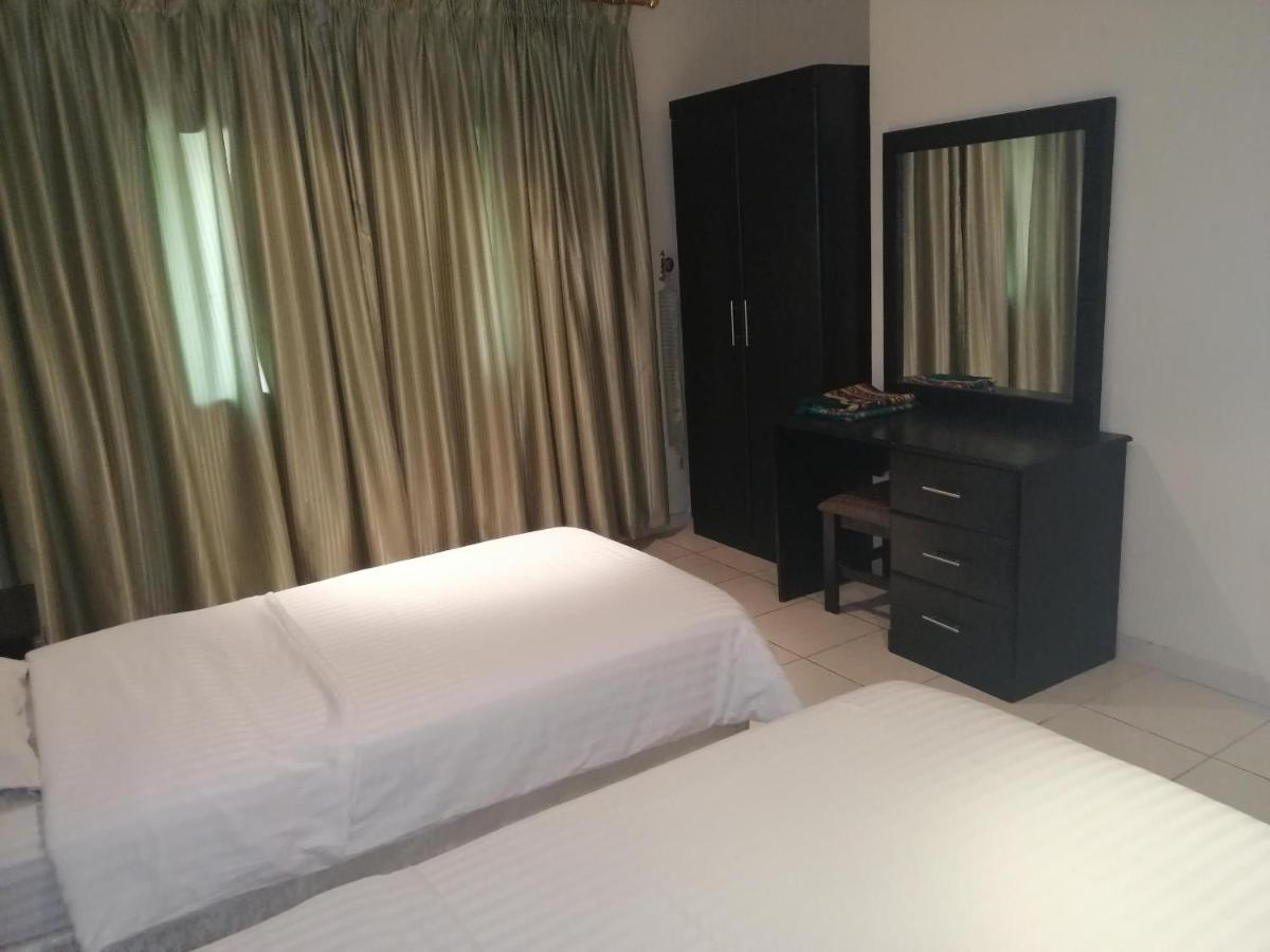 Al Aziziyah Hotel&suites Khamis Mushait Esterno foto