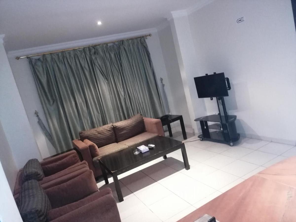 Al Aziziyah Hotel&suites Khamis Mushait Esterno foto