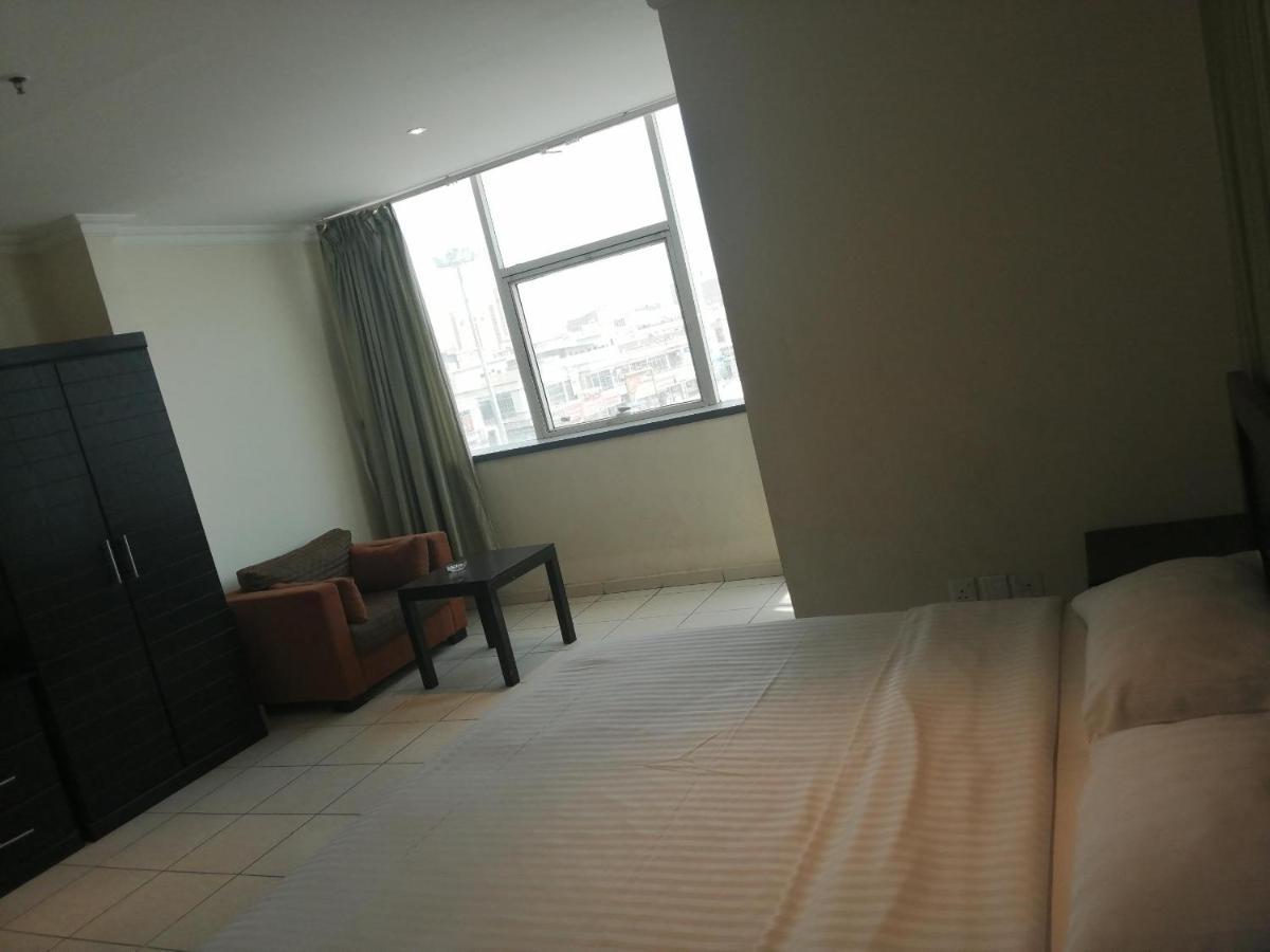Al Aziziyah Hotel&suites Khamis Mushait Esterno foto