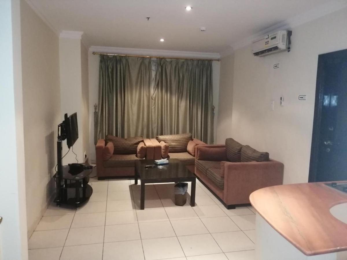 Al Aziziyah Hotel&suites Khamis Mushait Esterno foto